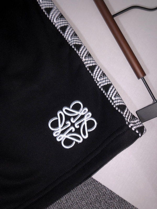 ブランドハーフパンツ側面デザイン